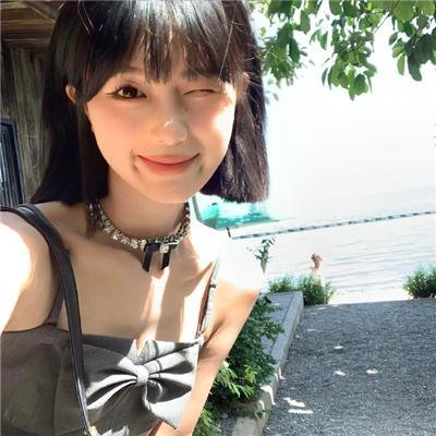 我想变成鸟,所以跳起来